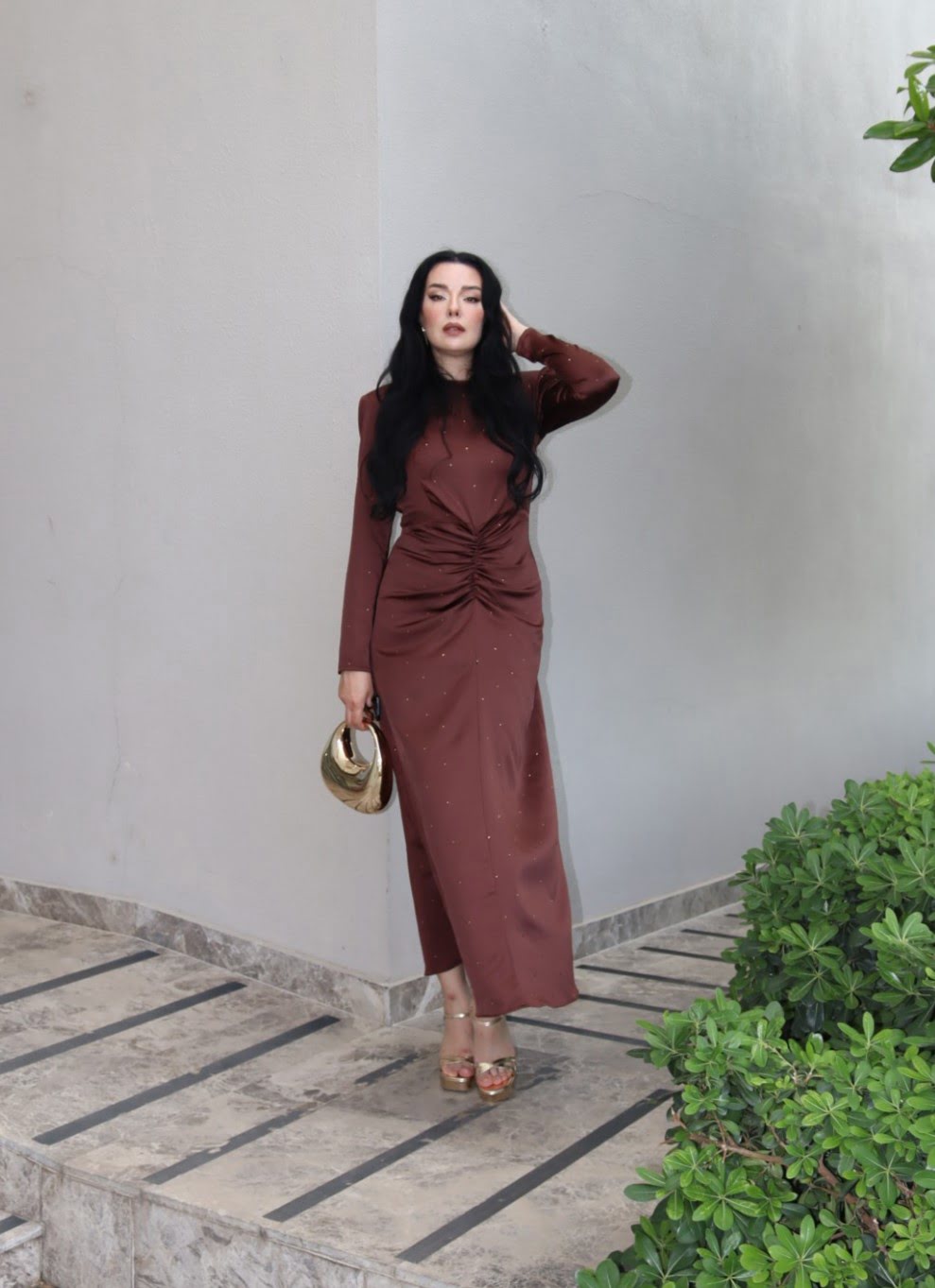 6226 - Drapeli Taşlı Saten Kalem Elbise Kahve